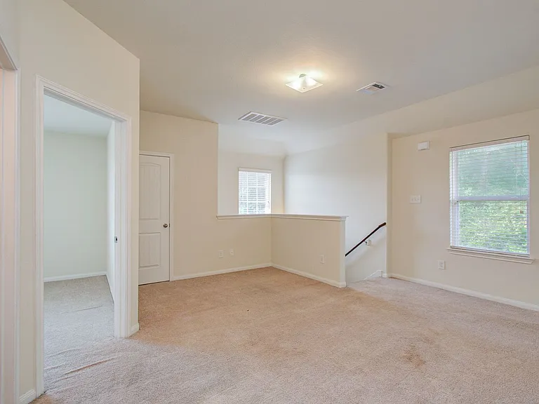 10410 Solitude Way — Photo 32