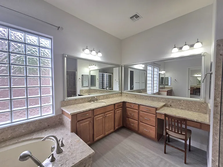 639 W Coconino Pl — Photo 6