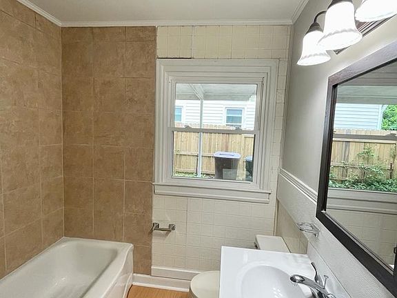 4th image of 4420 Trinity Ave