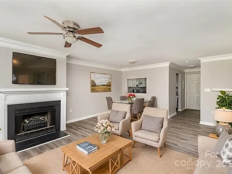 7610 Woods Ln #5 — Photo 25