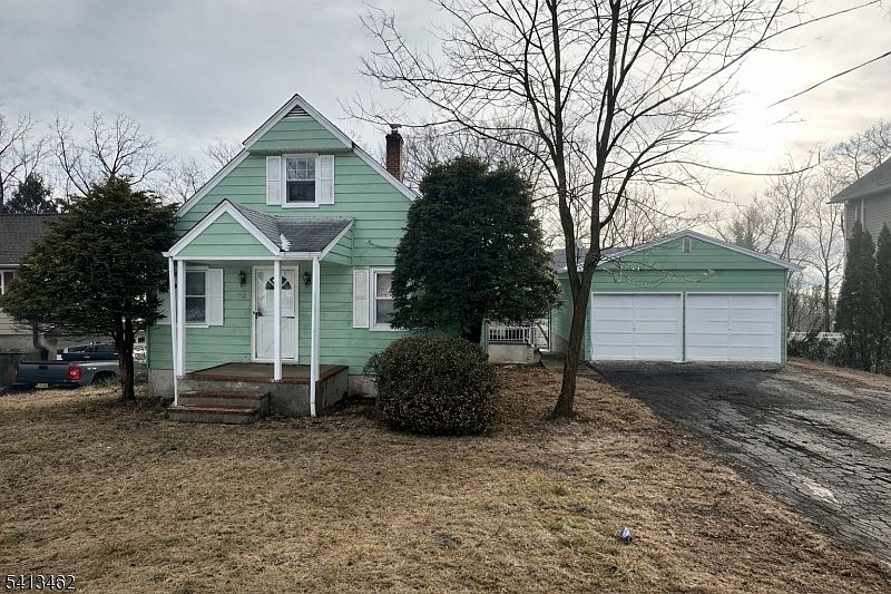 1st image of 230 Macdonald Dr