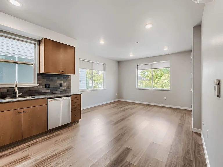 6310 N Maryland Ave #206 — Photo 1