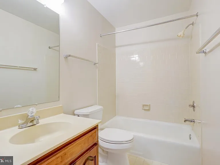 9548 Fox Hollow Dr — Photo 27