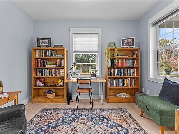 5th image of 25 Hailey Drive #102