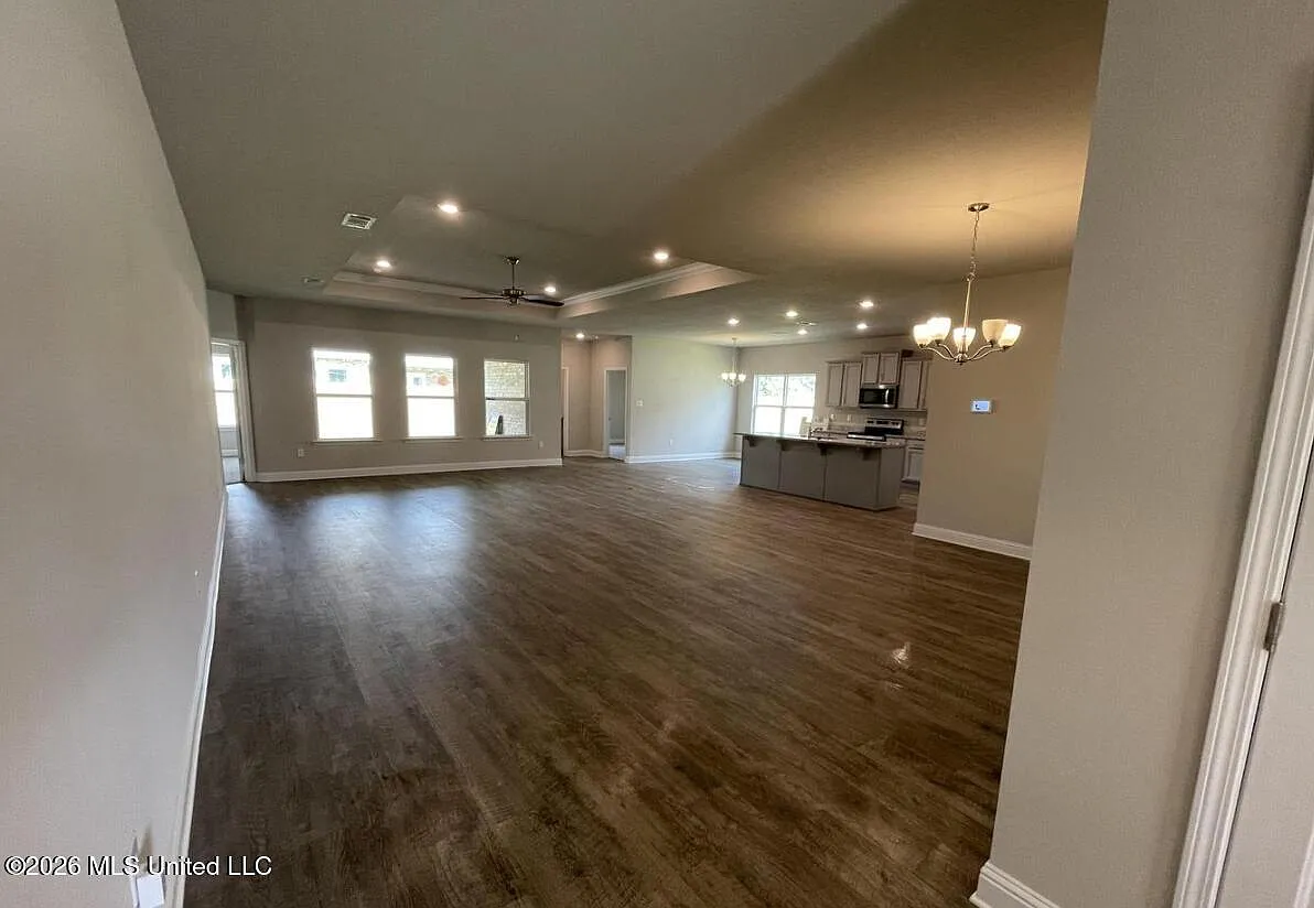 4 bed, 3.0 bath, 2304 sqft, $2,700 — Photo 3