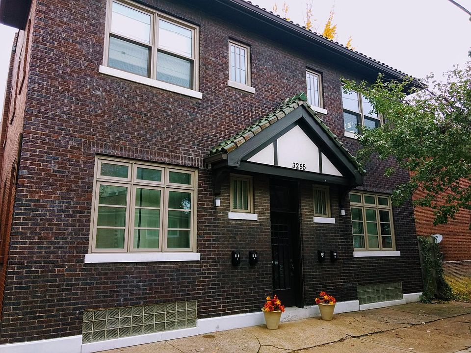 1st image of 3255 Ivanhoe Ave APT 2S