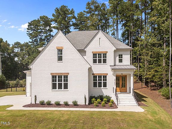 3rd image of 2105 Gentry Dr