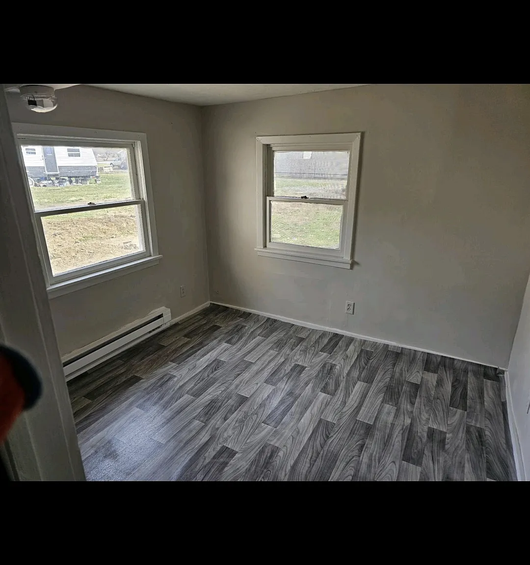 401 E Main St — Photo 2