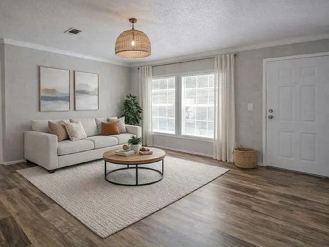 3 bed, 2.0 bath, 1040 sqft, $1,940 — Photo 2