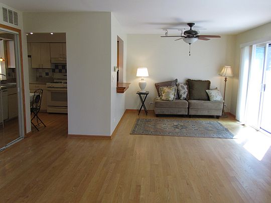 2nd image of 1119 E Randville Dr
