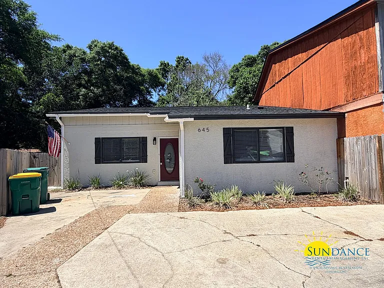 645 Virginia Oak Ct — Photo 1