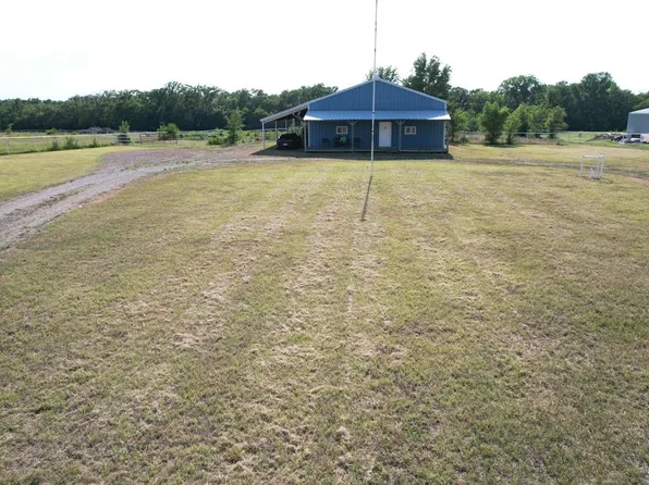 573 N 180th Rd, Bennington, KS 67422