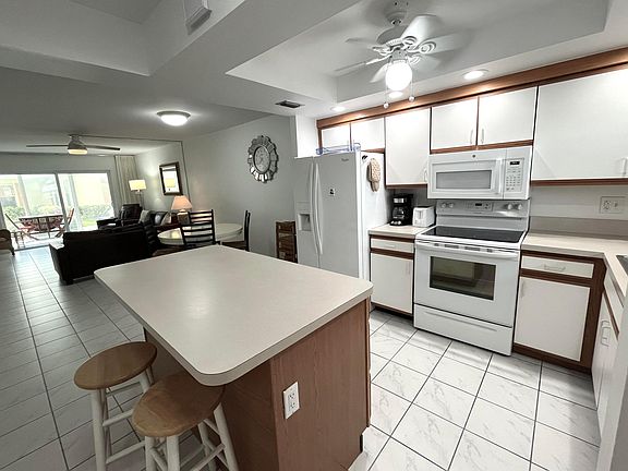 4th image of 308 Golfview Road #107