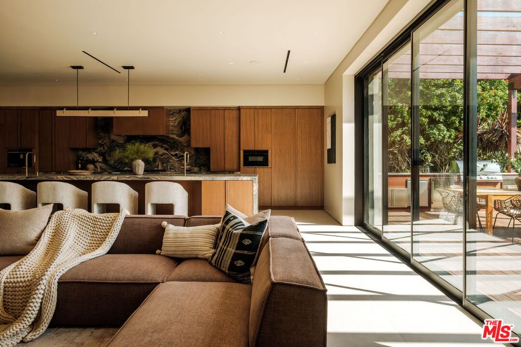 3951 Marcasel Ave, Los Angeles, CA - View 6
