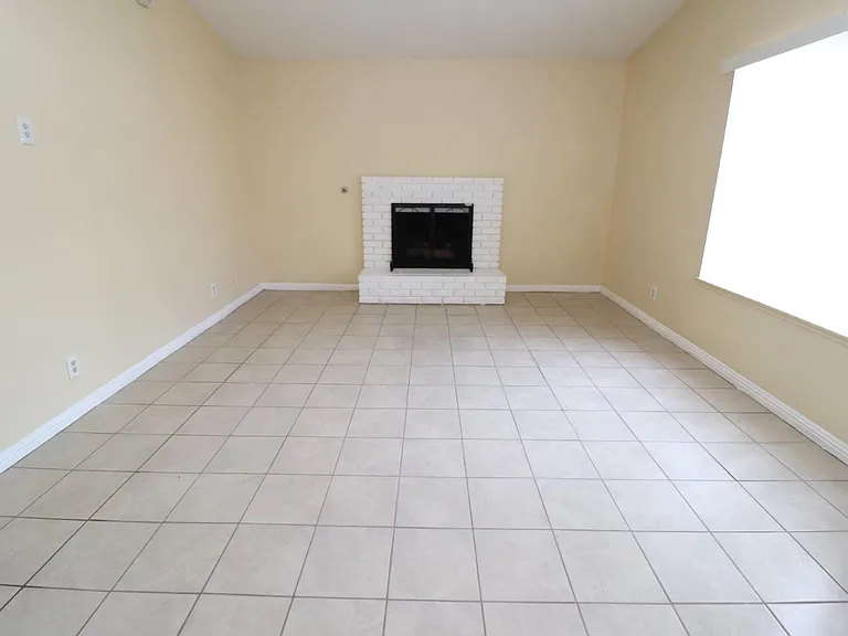 6845 Zamora Dr — Photo 5