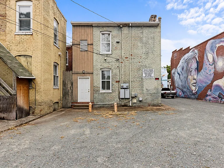2107 W Main St — Photo 18