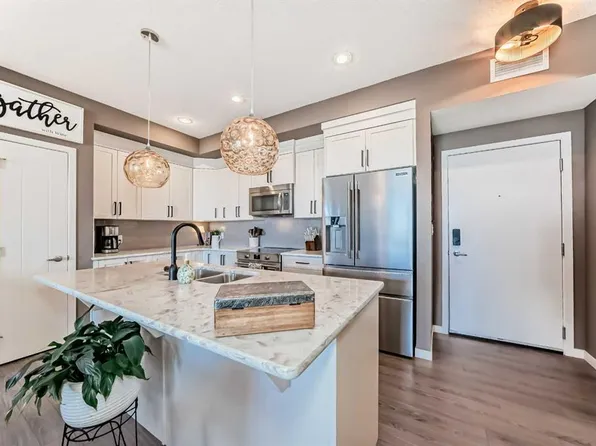 6703 NW New Brighton Ave SE #411, Calgary, AB T2Z 5C8