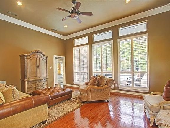 3rd image of 3505 Queensbury Way E