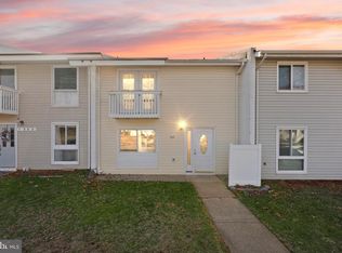 191 N Cottage Rd, Sterling, VA 20164