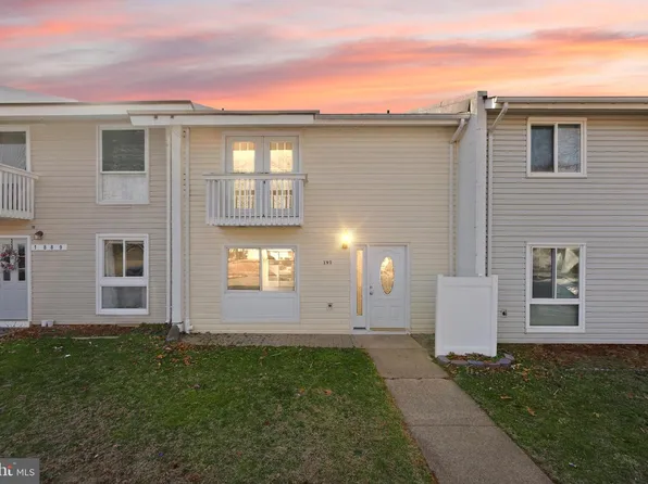 191 N Cottage Rd, Sterling, VA 20164