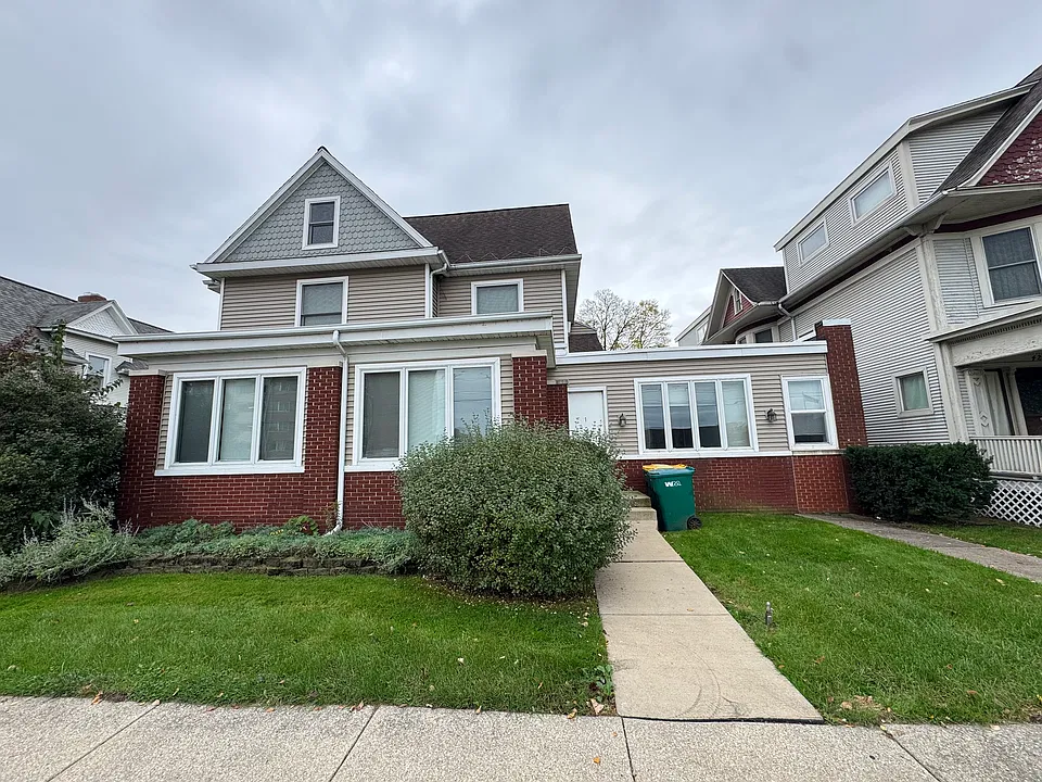 427 Lincolnway E #2
