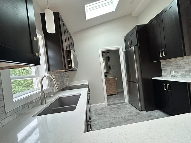 1169 Essex Rd #3 — Photo 8