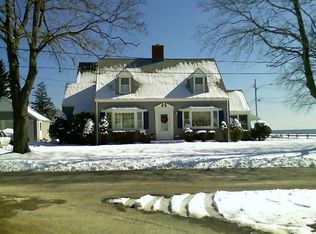 12 Laurel St, Stratford, CT 06615