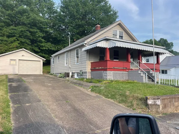 919 5th St, New Martinsville, WV 26155