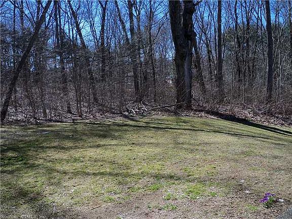 3rd image of 11 Kent Ct