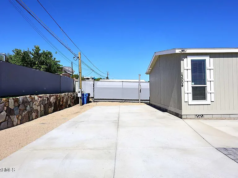 13004 N 19th Pl — Photo 32