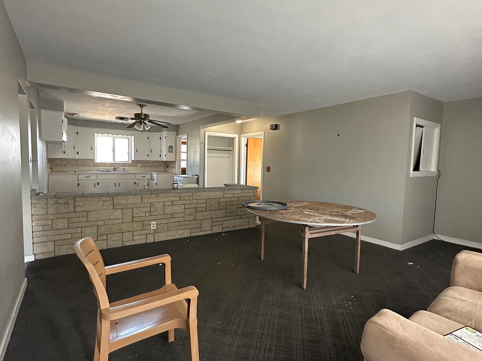 2 bed, 1100 sqft, $1,100 — Photo 4