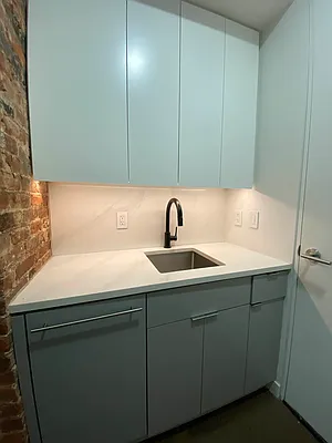 Rented by Besen Partners, LLC | media 10