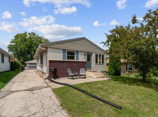 4175 S McCarty Ave, St Francis, WI 53235