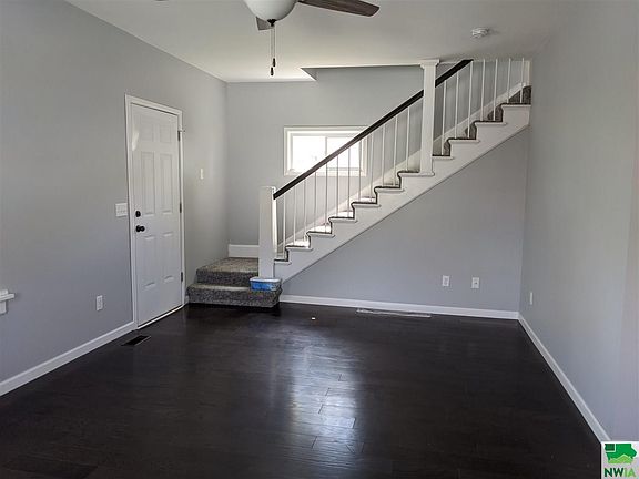 5th image of 2418 Shields Ave