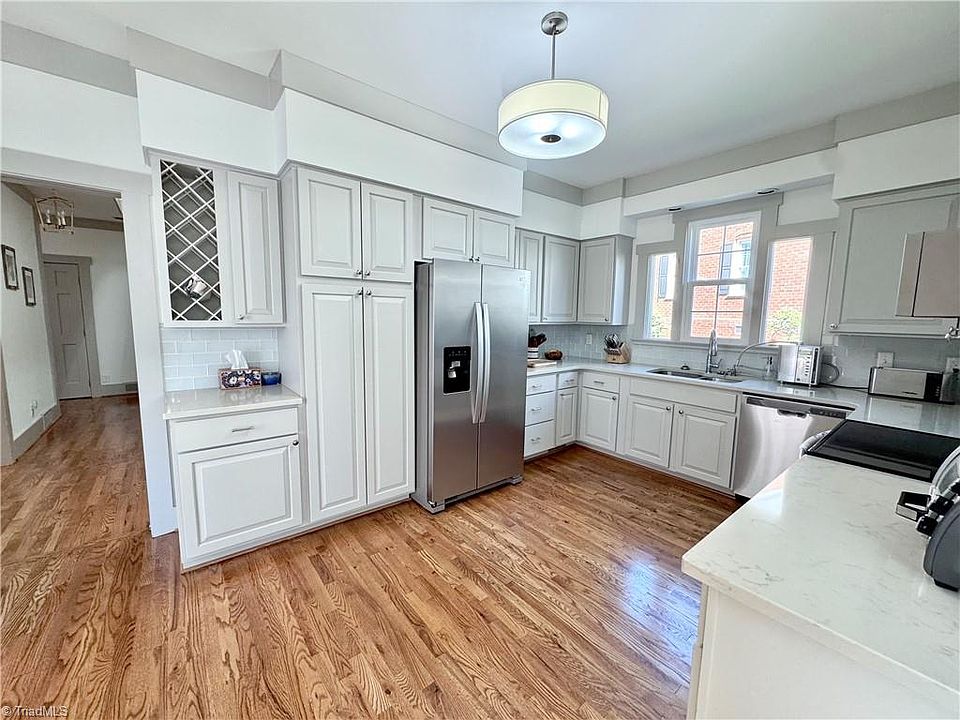 1st image of 104 Westhaven Cir