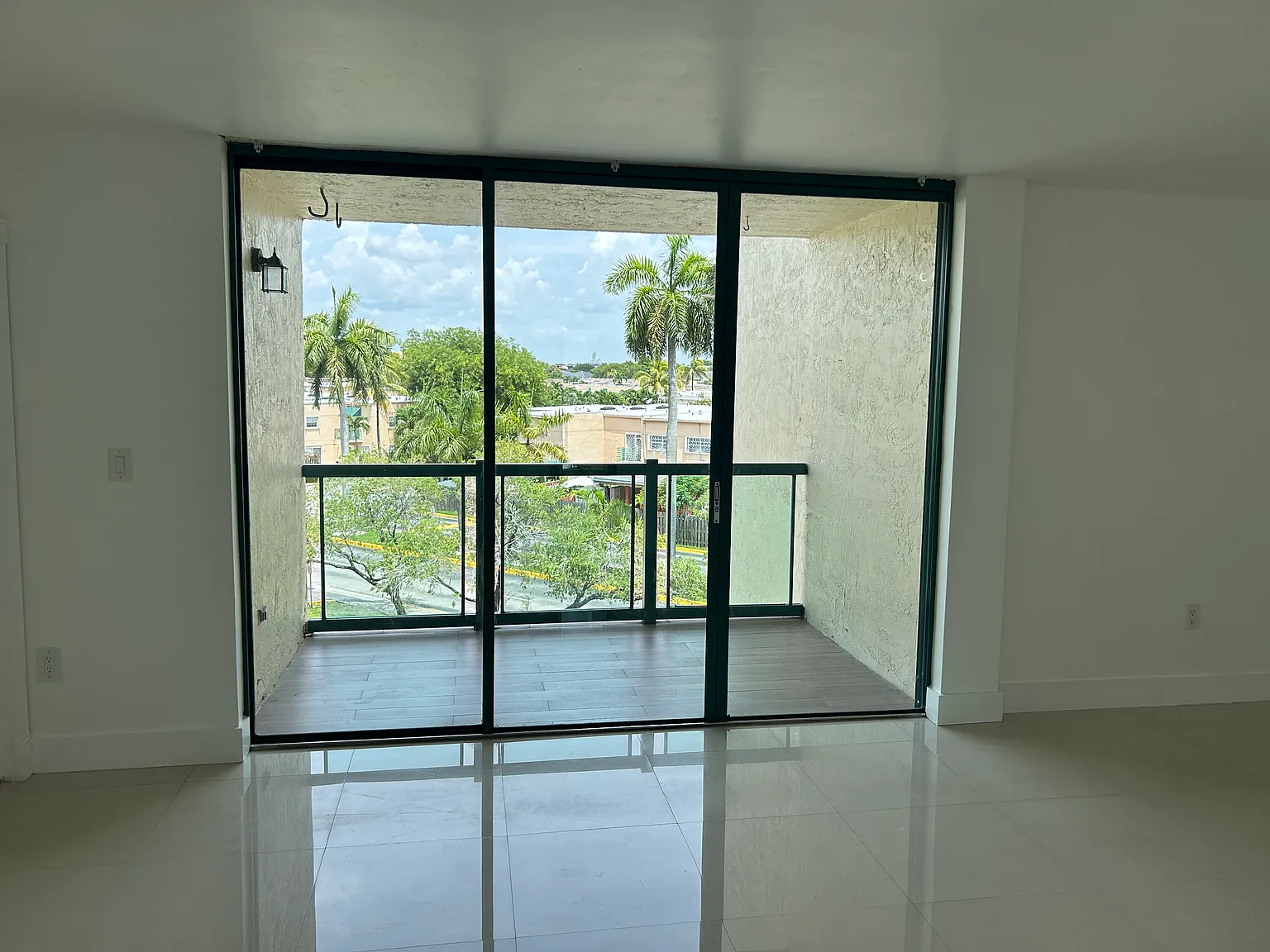 3 bed, 1110 sqft, $2,750 — Photo 1
