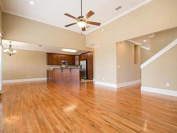 4th image of 1621 Shadowmoss Ave