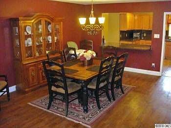 5th image of 1993 Briarwood Cir