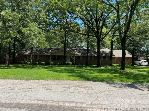 803 Little Ave, Madill, OK 73446