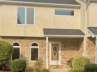 12 Chestnut Commons Ct, Easton, PA 18040