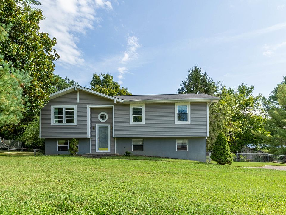 1st image of 380 Hidden Valley Cir
