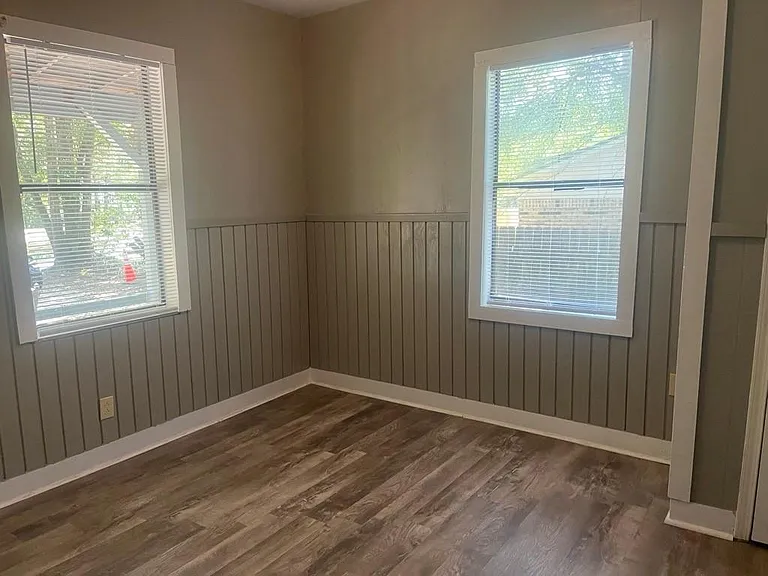618 Clarke St — Photo 6