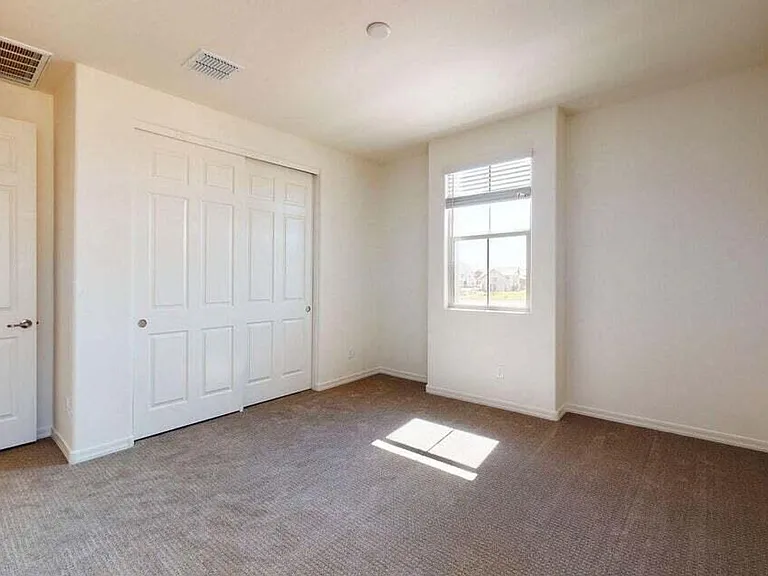 1107 S Vine St — Photo 20