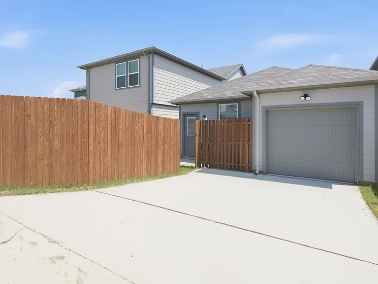 3141 Pecan Farm Ln — Photo 23