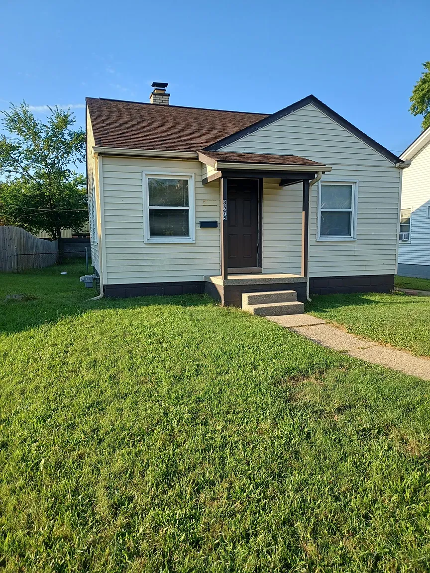 8575 Leroy St photo 1