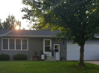 211 N 2nd St, Caledonia, MN 55921