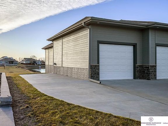 3rd image of 2118 Campbell Dr