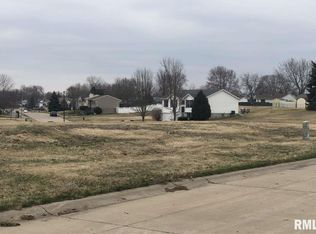 4413 N Michigan Ave, Davenport, IA