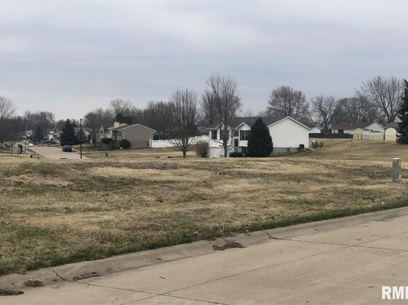 4413 N Michigan Ave, Davenport, IA 52806