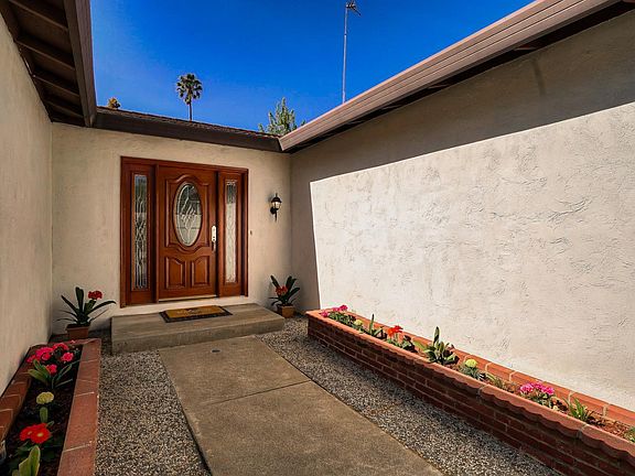 4th image of 5808 Castano Dr